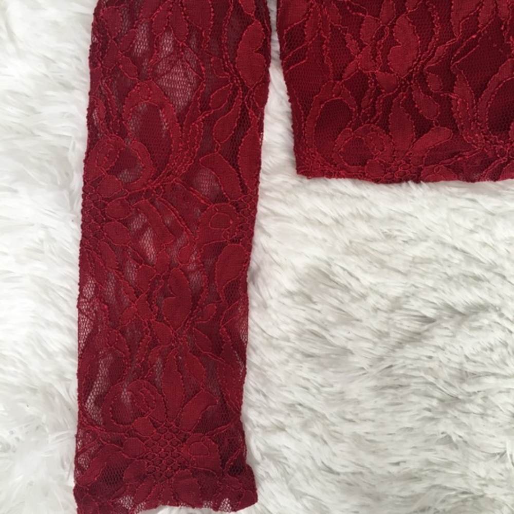 🌵 Red Lace Long Sleeve Crop Top Small - Picture 3 of 5